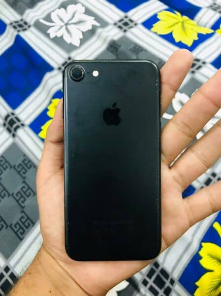 iPhone 7 32 gb 3