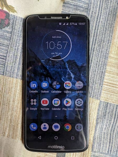 Motorola Moto e5 plus with box Official Pta approved in cheap price 2