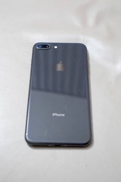 iPhone 8 Plus 3