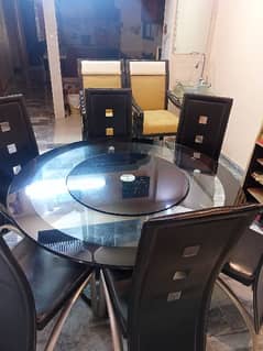 Round dining table with 6 chairs 0