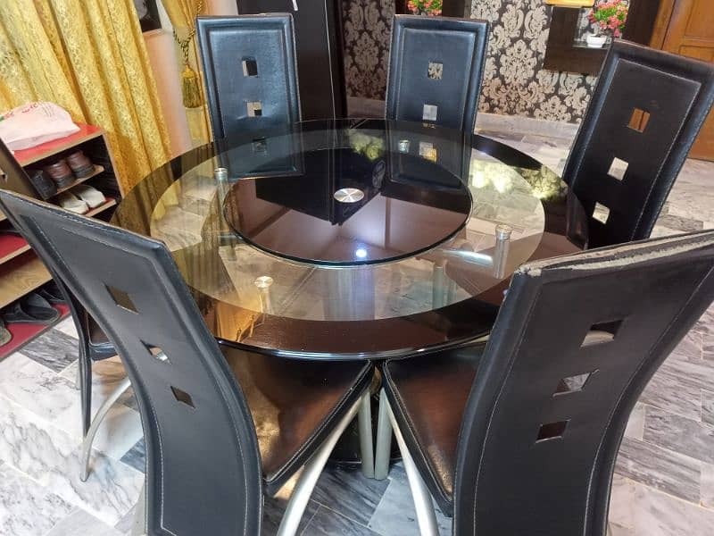 Round dining table with 6 chairs 1