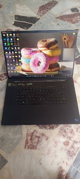 Razer blade 18 inch Core i9 - 13 Gen | 32 GB RAM | RTX 4080 12 GB 0