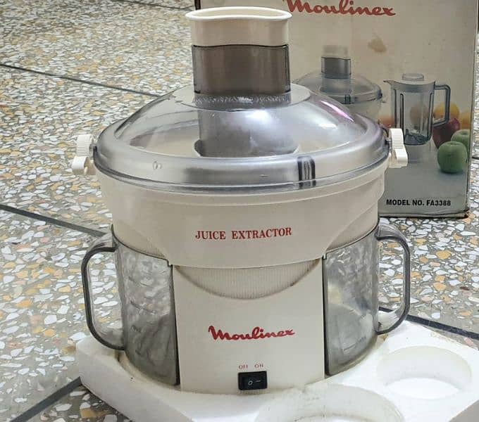 MOULINEX JUICE EXTRACTOR. . . . GRINDER. . . BLENDER. . . SET 3