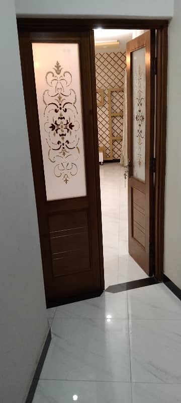 FOR RENT UPPER PORTION 9 MARLA TILE WOOD WORK MILITARY ACCOUNT SOCIETY MAIN COLLEGE ROAD NEAR EDEN CHOWK LAHORE 14