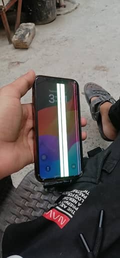 iphone xs k kuch parts and lining wala pannel working condition main