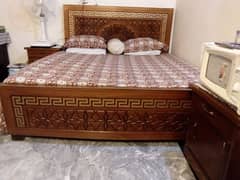 Bed set in brown color in king size