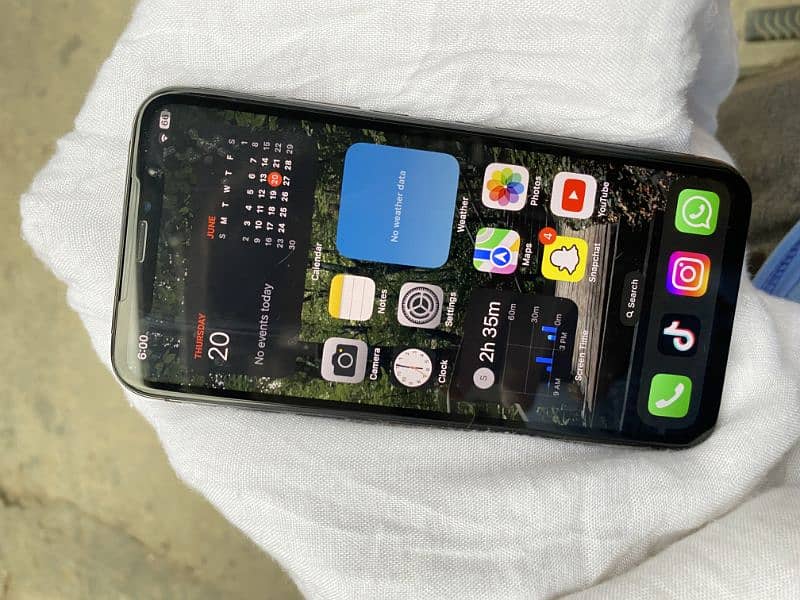 Selling iPhone X JV 64GB in Lush condition 6