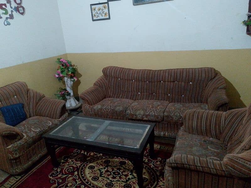 sell sofa set 0