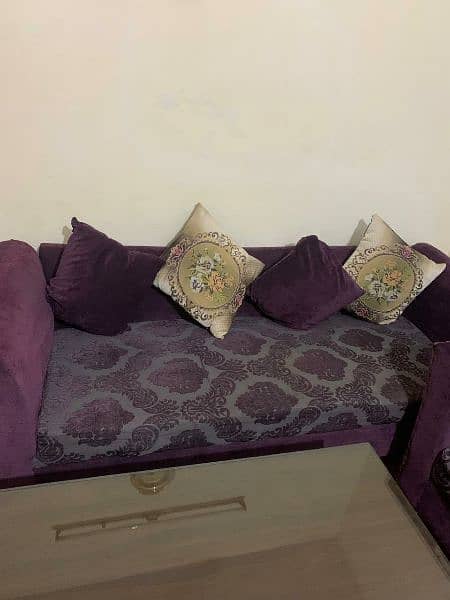 beautiful 5 seater sofa set with stylish table 2