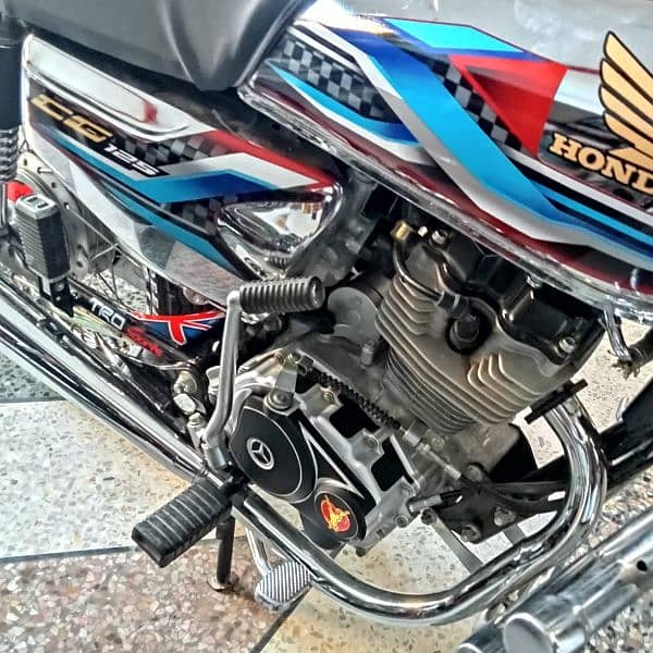 Honda 125 Special Edition 4