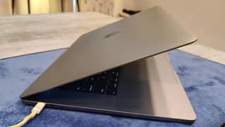 MacBook pro 13 inch M1 Chip 2020 16/512/1tb