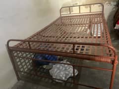 almari, table, bed for sale urgent