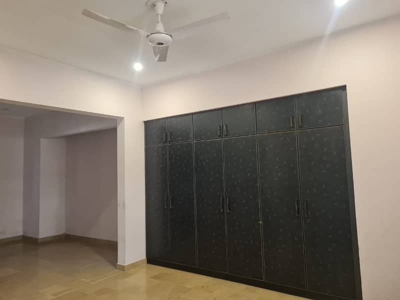 Bunglow for rent at pechs block 6 near to main shahra e faisal Karachi 9