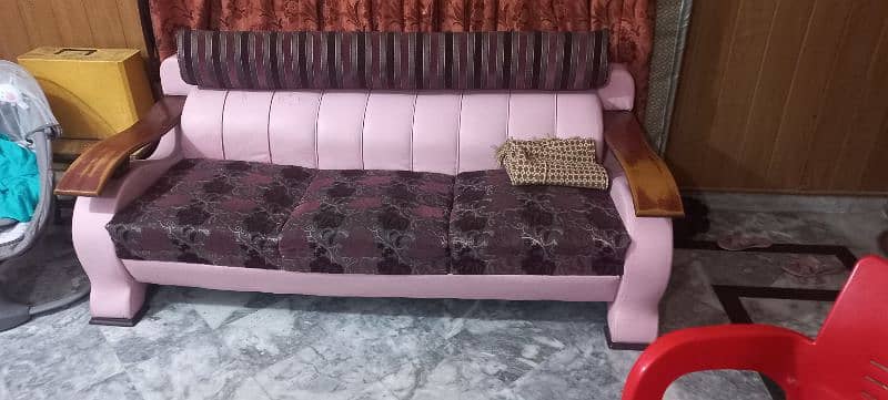 sofa set in lush condition 1