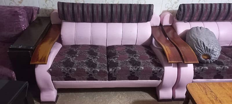 sofa set in lush condition 2