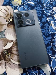Infinix Note 40 8/256gb with wireless charger