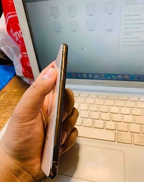 iphone xs max 256 GB PTA approved My WhatsApp number 03414863497 1