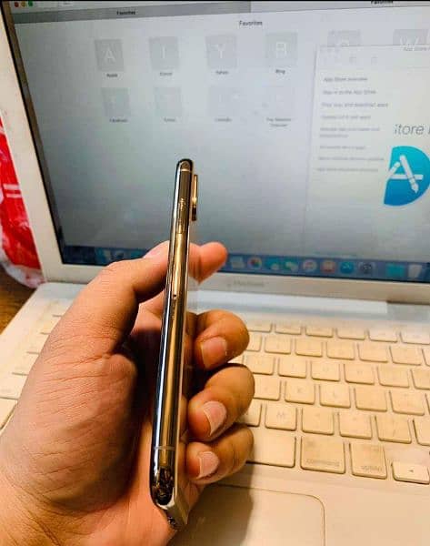 iphone xs max 256 GB PTA approved My WhatsApp number 03414863497 2