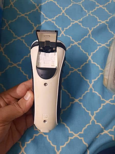 original philips hair trimmer for beard and shave comfortably close 1