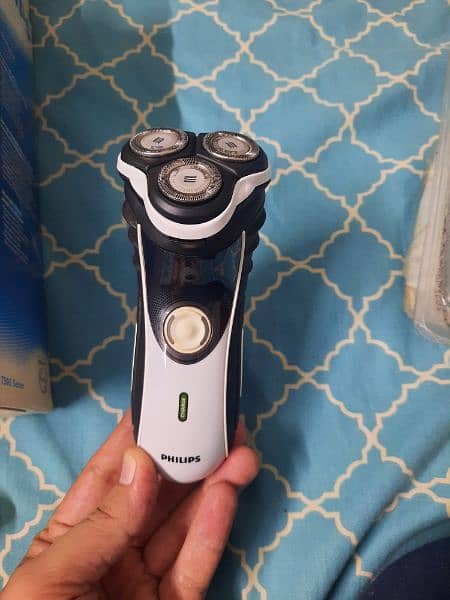 original philips hair trimmer for beard and shave comfortably close 2