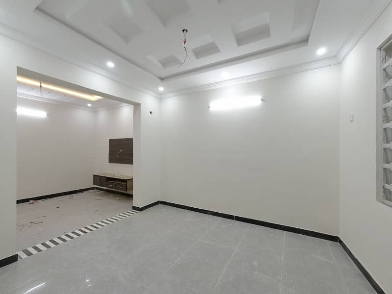 Book On Excellent Location House Today In Peshawar Road 7