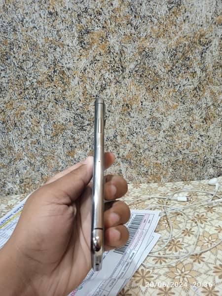 I phone x good condition urgent sale free of cost all expensive covers 2