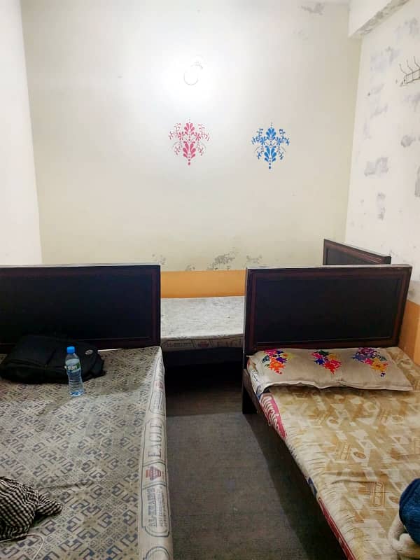 A One Boys Hostel With Bed 1