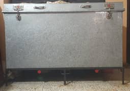 Duble door full size trunk peti with stand