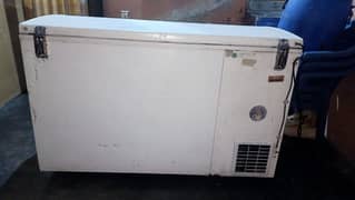 D freezer good cooling urgent sale