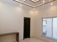 In Wapda Town Phase 1 - Block E1 Upper Portion Sized 1 Kanal For rent 0