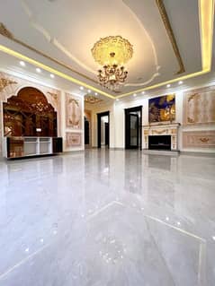 we are offering a 1 kanal house for rent in Jasmine block bahria town Lahore