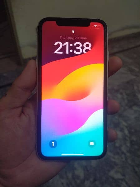 i phone xr 64gb white colur waterpack condition 10/10 2