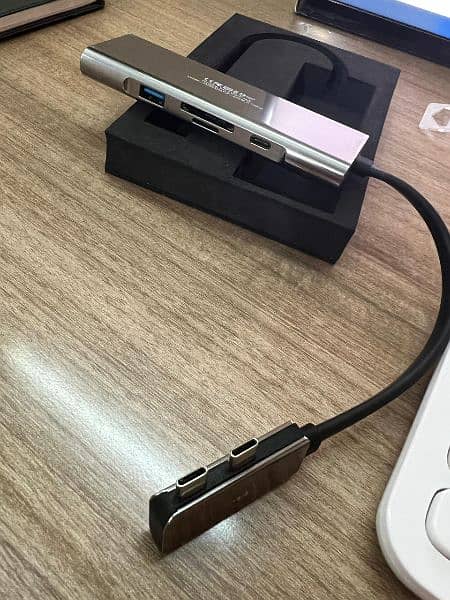 Feeltek Portable 9 in 2 USB-C Hub 2