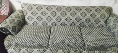 3+1 siter sofa for sale urgent sale krna ha 03084733929 Whatsapp num
