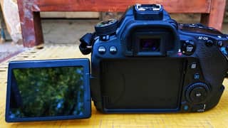 Canon 80d camera used frish condition with lens price 160000 final