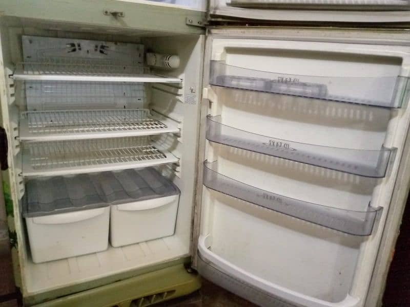 cheap used refrigerator 3