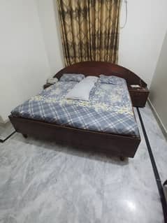 Bed set without mattress