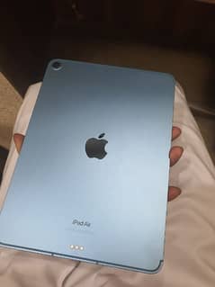 I pad Air 5 in warrenty complete box