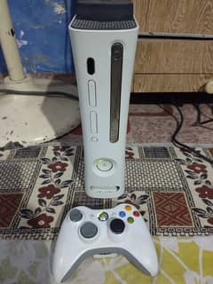 XBOX 360 FAT 250GB JAILBREAK 40 GAMES INSTALED ONE WIRELESS CONTROLLER