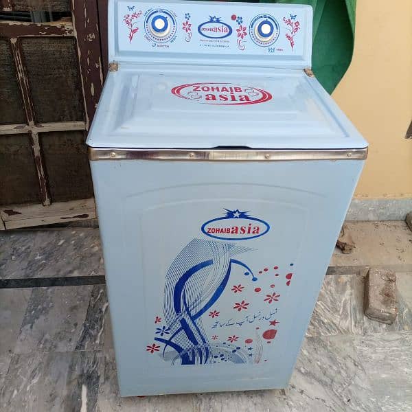 Washing Machine In Excellent Condition 0