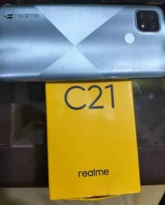 realme C21