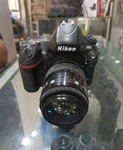 Nikon d800 DSLR camera with original charger strap battery lens