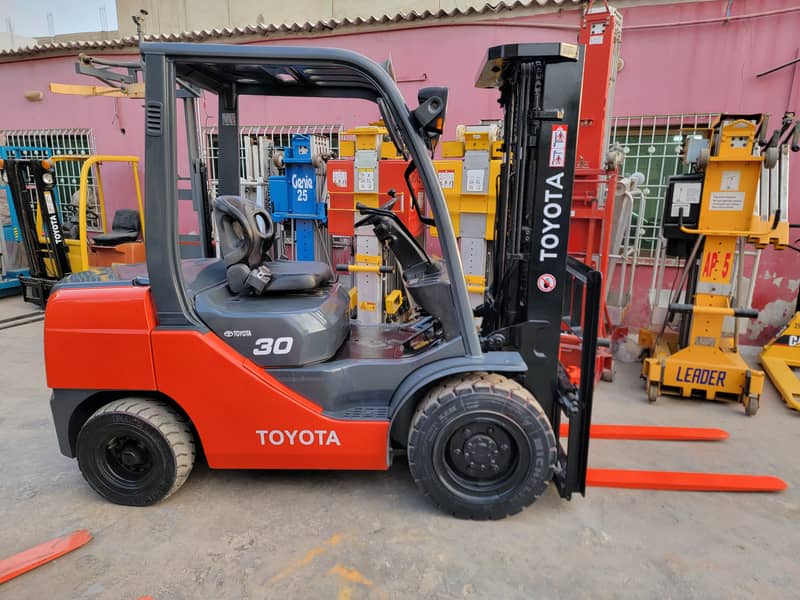 2014 TOYOTA 3 Ton Forklift Lifter Forklifter for Sale in Karachi Pakis 6