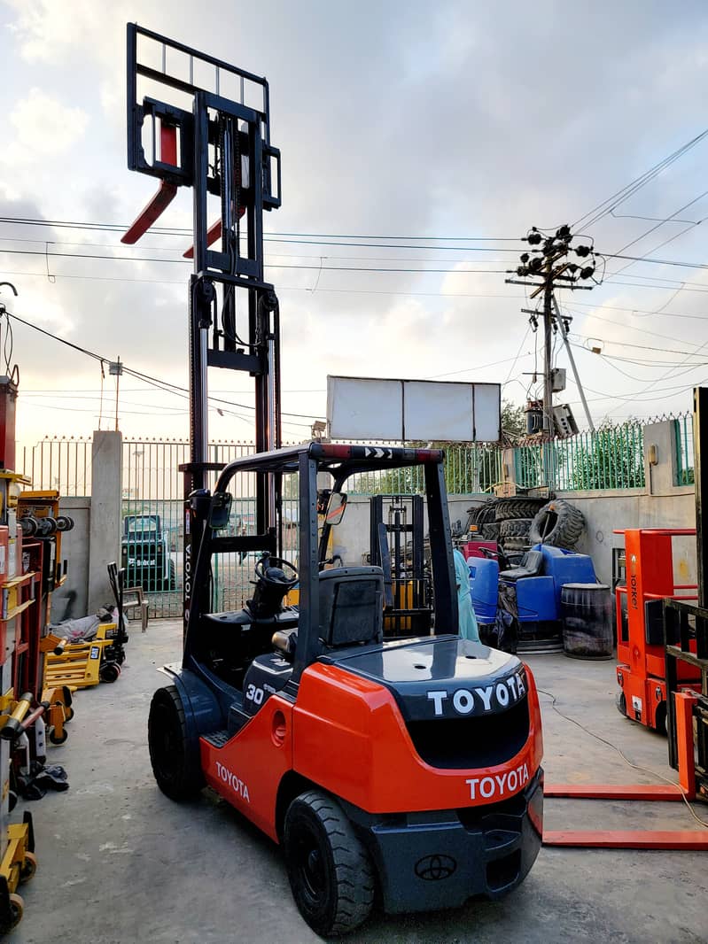 2014 TOYOTA 3 Ton Forklift Lifter Forklifter for Sale in Karachi Pakis 8