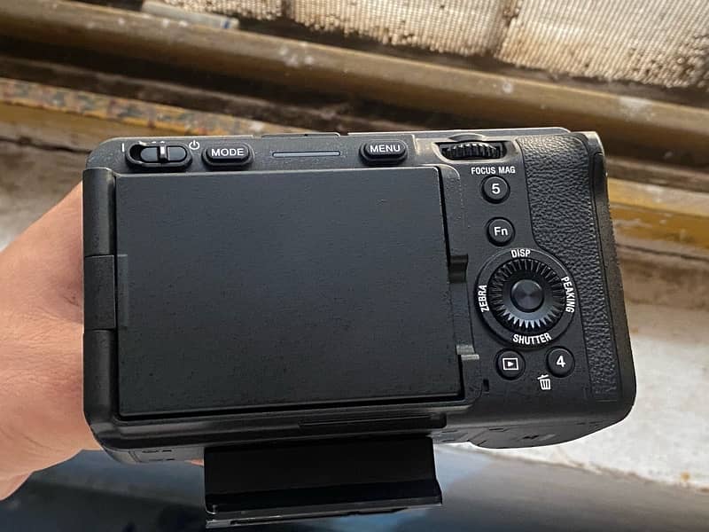 fx30 digital cinema camera with xlr Handle 6