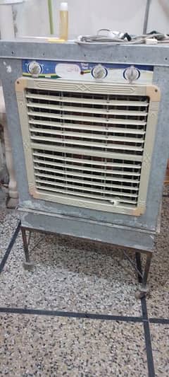 Air cooler with wheel trolley