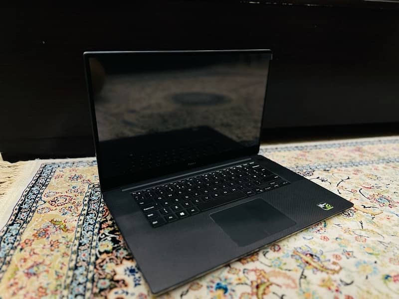 Dell Xps 15 7590 1