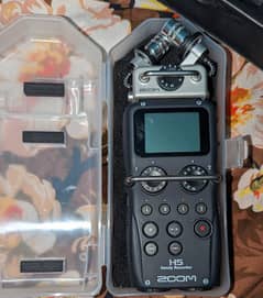 Zoom H5 Portable Handy Recorder. Four track portable Recorder.