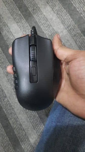 Razer Naga X 18k dpi gaming mouse
Made in thailand 3