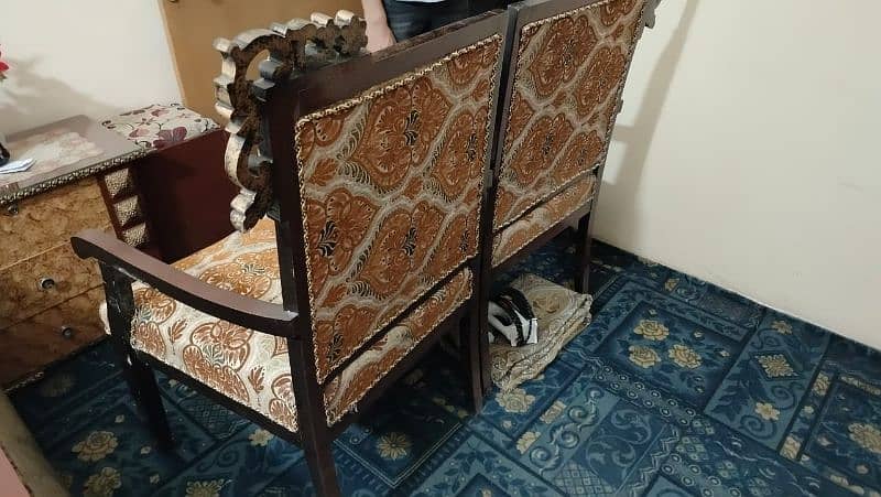 Bed Room Chairs Fresh Condition 9